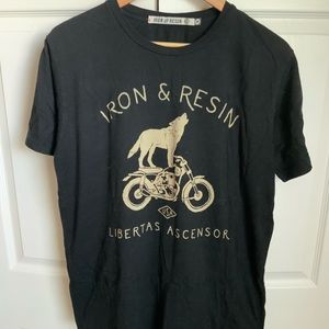 Iron and Resin Used Medium Shirt